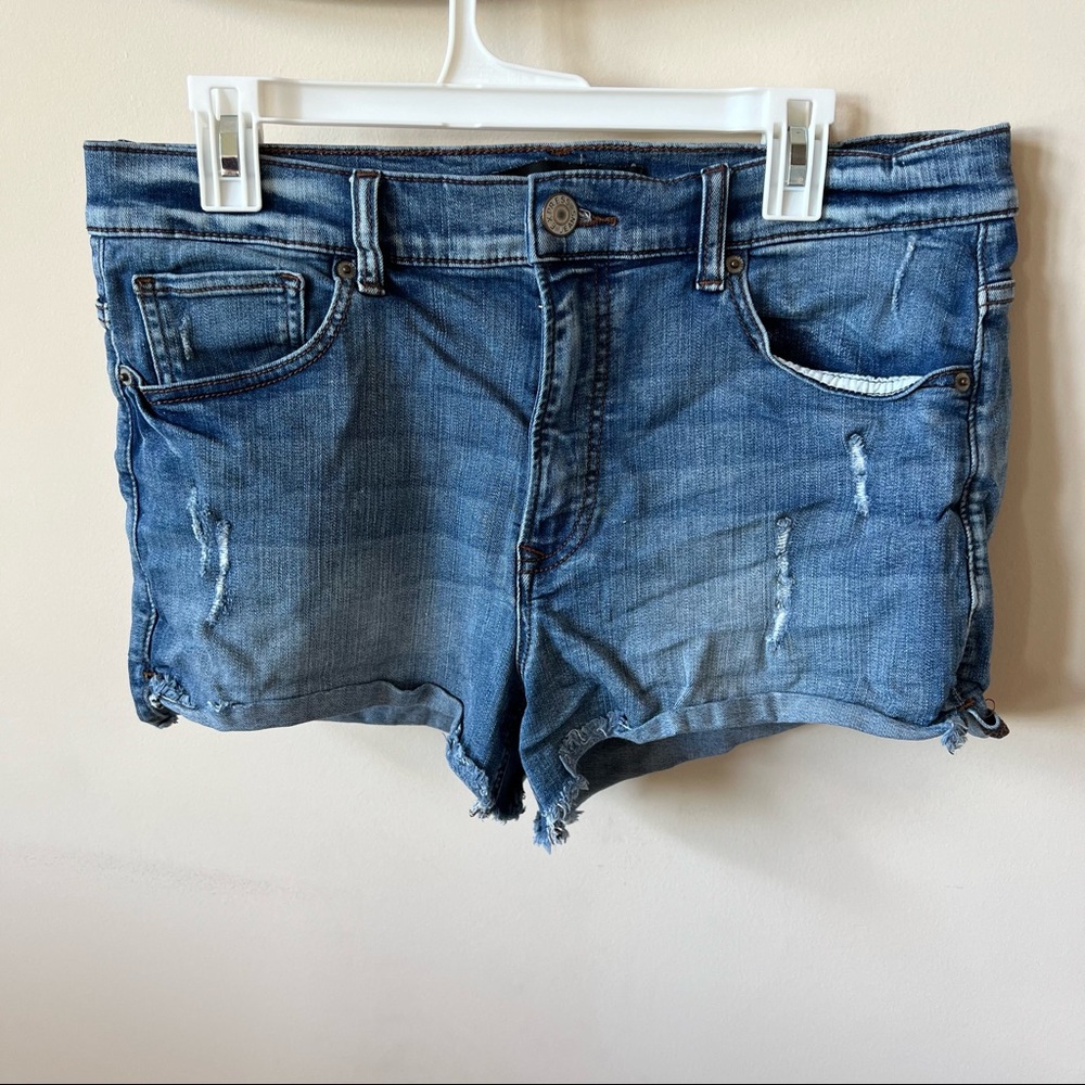 Express medium wash distressed denim shorts #5237